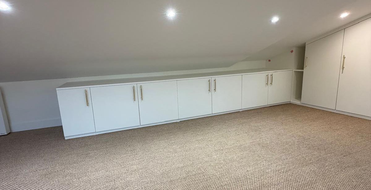 Rénovation totale et partielle, cout de travaux 39K€.  Isolation laine de verre 140mm, double vitrage acoustique